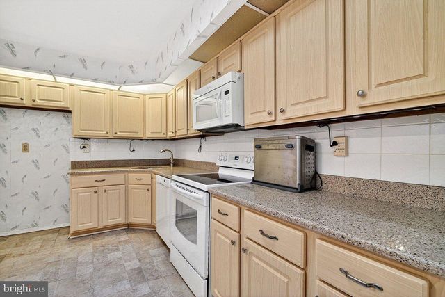 3-A SURREY CT, Monroe Township, NJ 08831