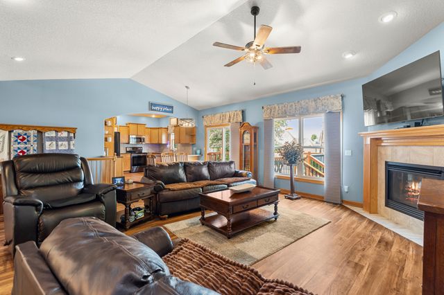 353 Georgetown Place, Norwalk, IA 50211