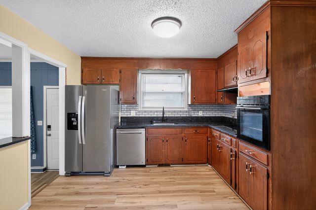 736 Roman Dr, Nashville, TN 37207