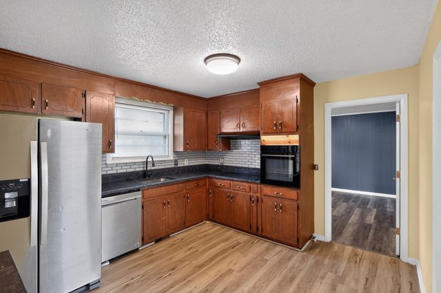 736 Roman Dr, Nashville, TN 37207