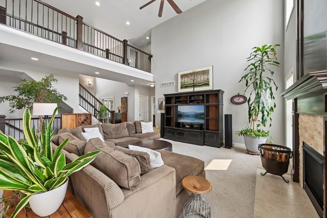727 Regency Bend, Delaware, OH 43015