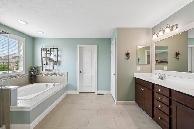 727 Regency Bend, Delaware, OH 43015