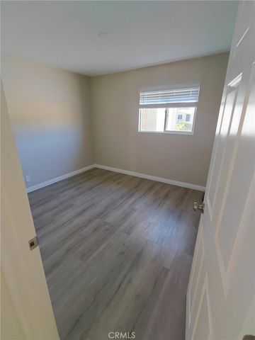 1211 E Avenue R3, Palmdale, CA 93550