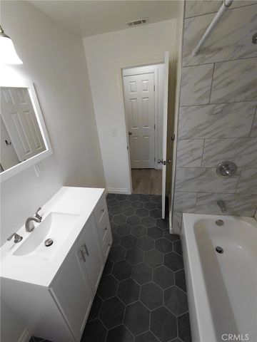 1211 E Avenue R3, Palmdale, CA 93550