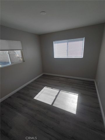1211 E Avenue R3, Palmdale, CA 93550