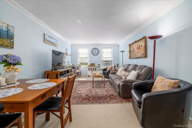 200 N village Avenue F6, Rockville Centre, NY 11570