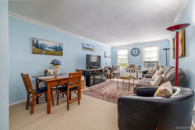 200 N village Avenue F6, Rockville Centre, NY 11570