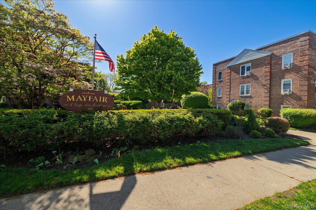 200 N village Avenue F6, Rockville Centre, NY 11570