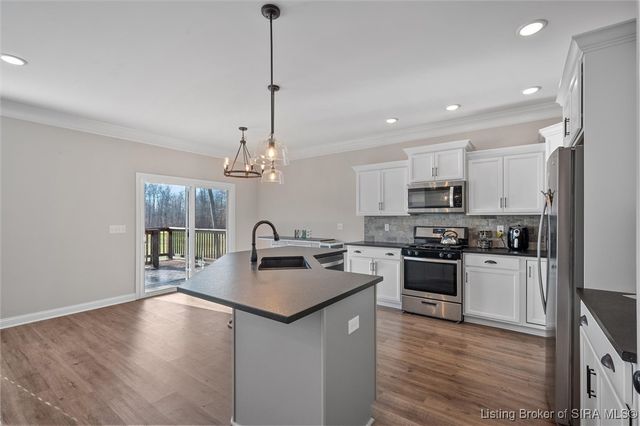 2021 Prestwick Place, Henryville, IN 47126