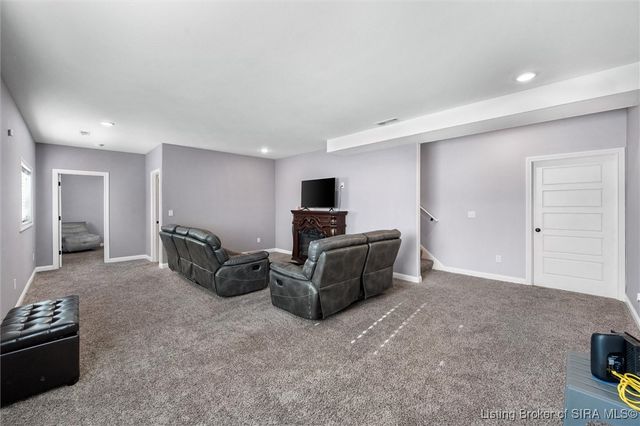 2021 Prestwick Place, Henryville, IN 47126