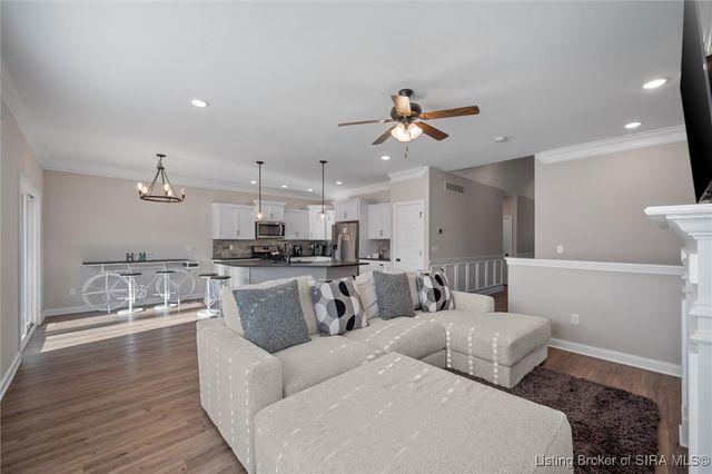 2021 Prestwick Place, Henryville, IN 47126