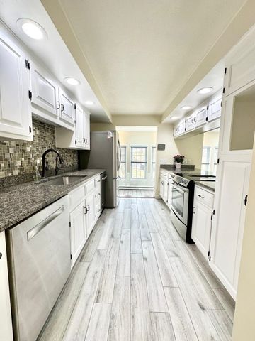 7 Rainbow Drive, Goffstown, NH 03045