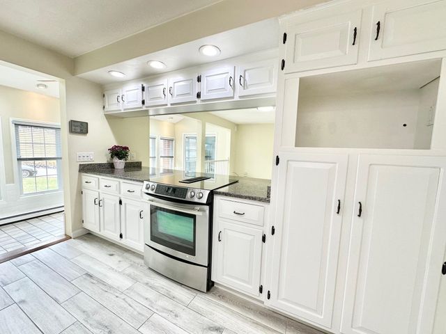 7 Rainbow Drive, Goffstown, NH 03045