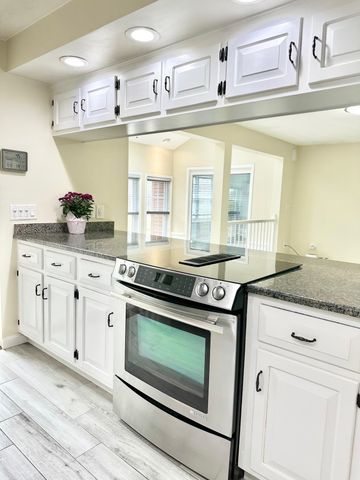 7 Rainbow Drive, Goffstown, NH 03045