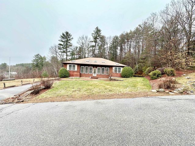 7 Rainbow Drive, Goffstown, NH 03045