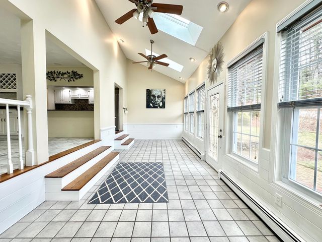 7 Rainbow Drive, Goffstown, NH 03045