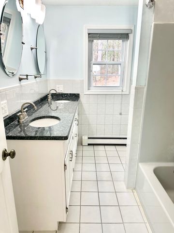 7 Rainbow Drive, Goffstown, NH 03045