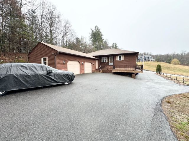 7 Rainbow Drive, Goffstown, NH 03045