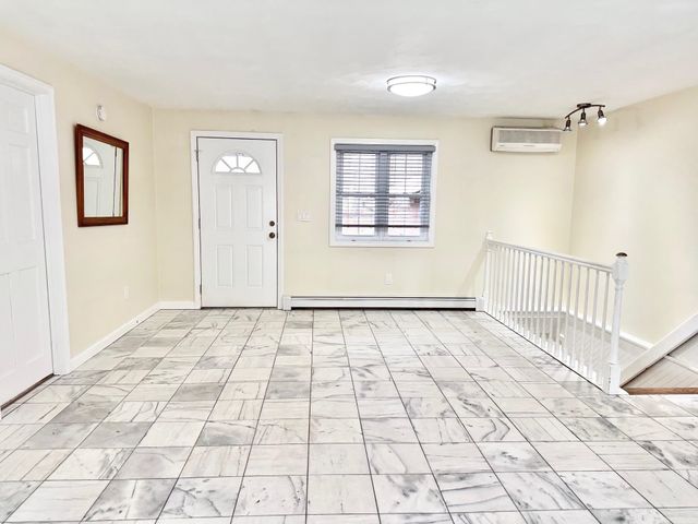 7 Rainbow Drive, Goffstown, NH 03045
