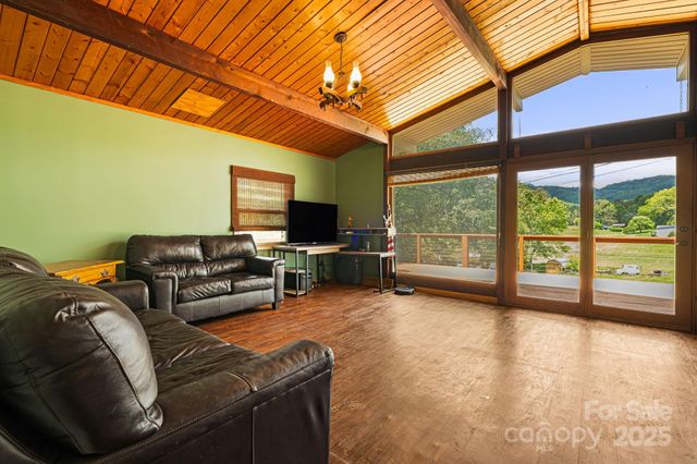 61 Magnolia Drive, Canton, NC 28716