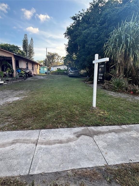 000 Douglas St, Hollywood, FL 33020