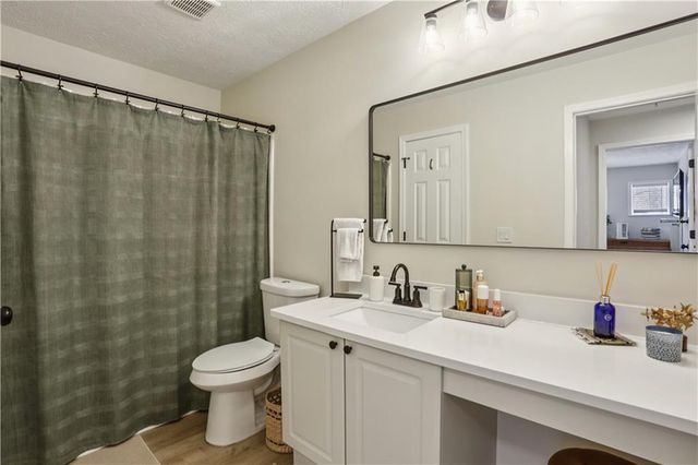 322 Streamside Drive, Roswell, GA 30076