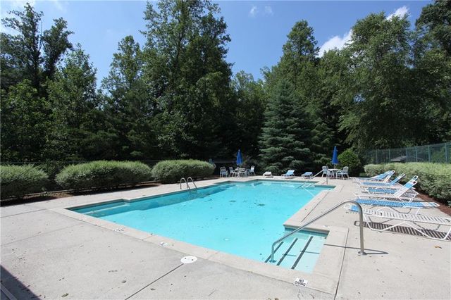 322 Streamside Drive, Roswell, GA 30076