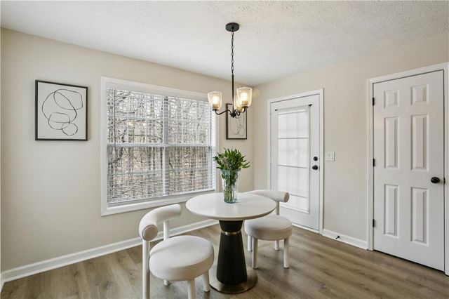 322 Streamside Drive, Roswell, GA 30076