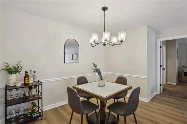 322 Streamside Drive, Roswell, GA 30076