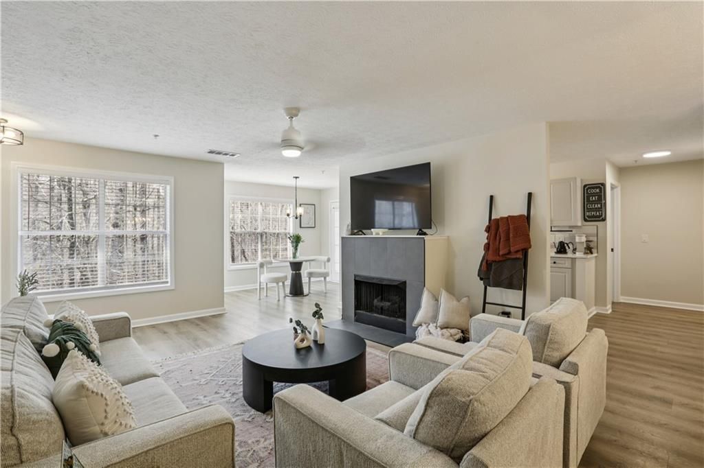 322 Streamside Drive, Roswell, GA 30076