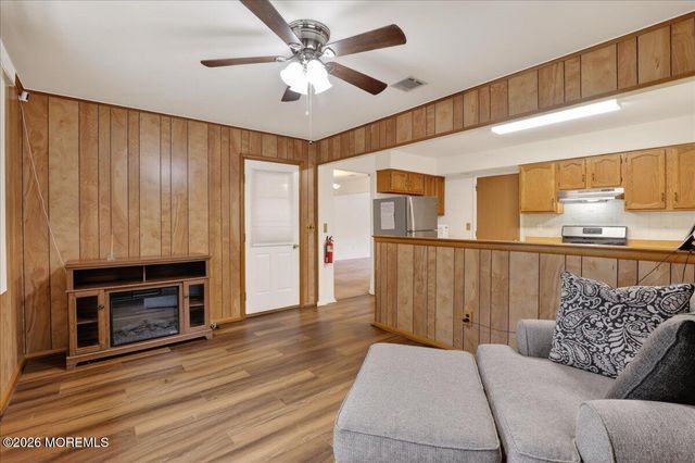 38 Fairfield Road, Toms River, NJ 08757
