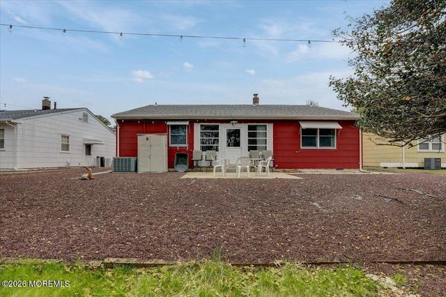 38 Fairfield Road, Toms River, NJ 08757