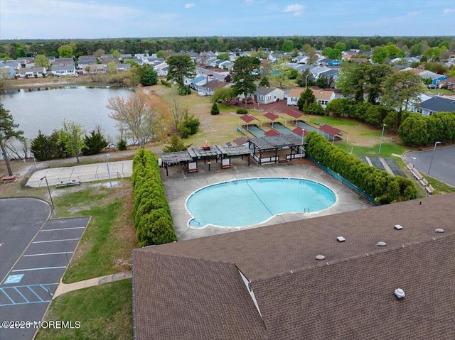 38 Fairfield Road, Toms River, NJ 08757