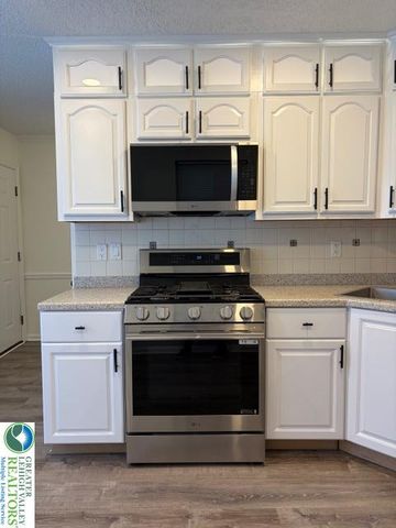1962 Pine Court, Hellertown Boro, PA 18055
