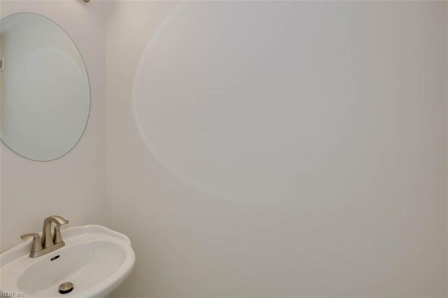 140 Gingerwood CT, Newport News, VA 23608