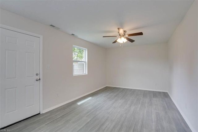 140 Gingerwood CT, Newport News, VA 23608