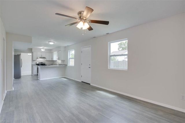 140 Gingerwood CT, Newport News, VA 23608