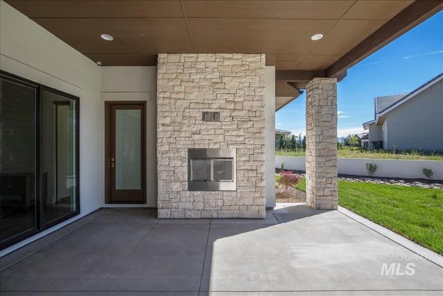 3835 W Sugar Tree Court, Meridian, ID 83646