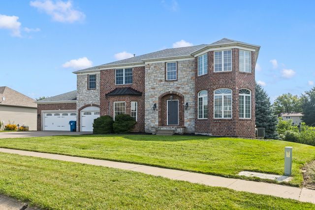 307 S TOMBERGS Drive, Eldridge, IA 52748