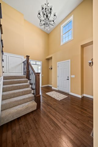 307 S TOMBERGS Drive, Eldridge, IA 52748