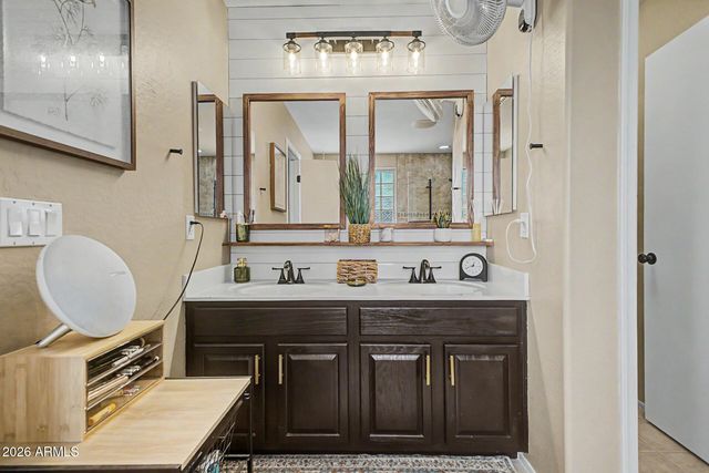 7327 W GLASS Lane, Laveen, AZ 85339