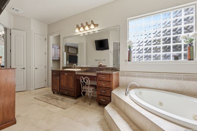 8036 Tradition Oak, Boerne, TX 78015