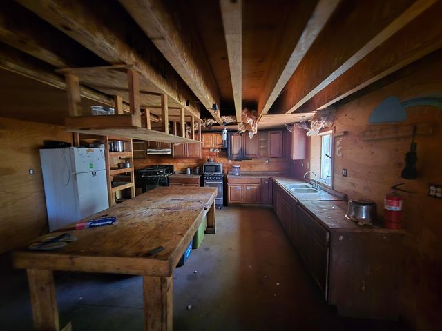 705 Bigfoot Path Road, Kettenpom, CA 95595