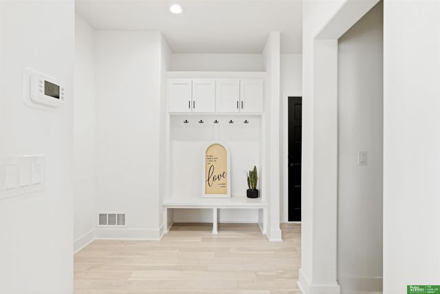 5713 N 198th Street, Elkhorn, NE 68022