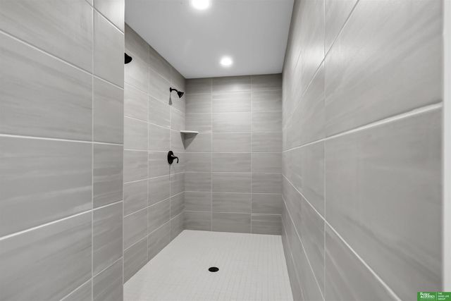 5713 N 198th Street, Elkhorn, NE 68022