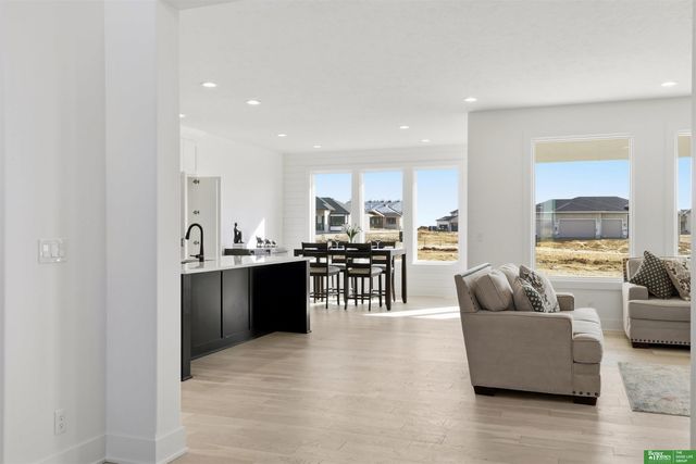 5713 N 198th Street, Elkhorn, NE 68022