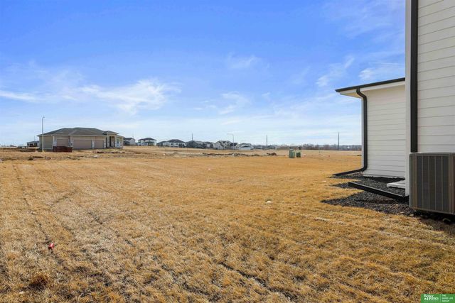 5713 N 198th Street, Elkhorn, NE 68022