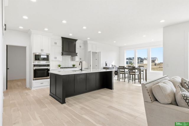 5713 N 198th Street, Elkhorn, NE 68022