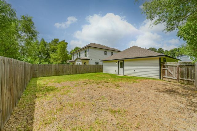 5430 E Houston Road, Houston, TX 77028
