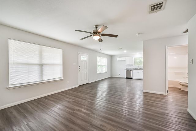 5430 E Houston Road, Houston, TX 77028